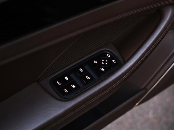 Porsche Panamera II с пробегом 2017 года, цена 7 899 000 рублей, 94773 км, лифтбек, Автокод Объявления