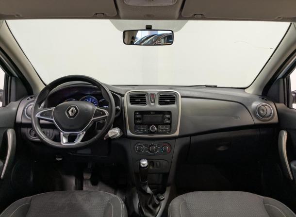 Renault Logan II Рестайлинг с пробегом 2022 года, цена 900 000 рублей, 148756 км, седан, Автокод Объявления