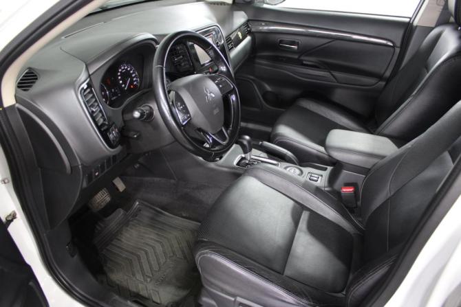 Mitsubishi Outlander III Рестайлинг 2 с пробегом 2016 года, цена 2 100 000 рублей, 86000 км, внедорожник, Автокод Объявления