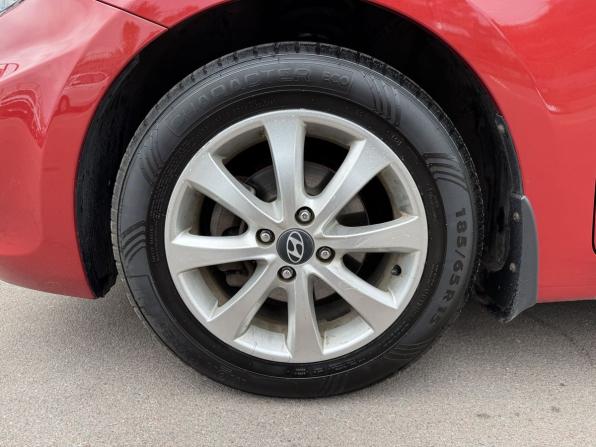 Hyundai Solaris I с пробегом 2014 года, цена 899 000 рублей, 106000 км, седан, Автокод Объявления