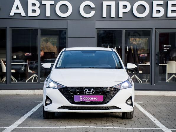 Hyundai Solaris II Рестайлинг с пробегом 2022 года, цена 1 460 000 рублей, 118059 км, седан, Автокод Объявления