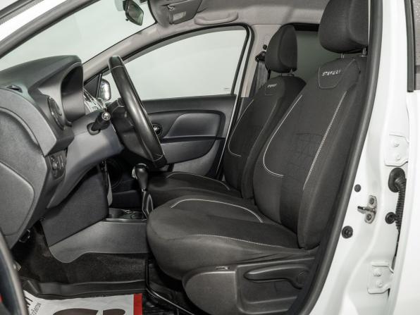 Renault Sandero II Рестайлинг с пробегом 2018 года, цена 975 000 рублей, 123976 км, хэтчбек, Автокод Объявления