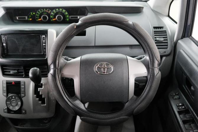 Toyota Voxy II (R70) с пробегом 2008 года, цена 1 169 000 рублей, 430000 км, минивэн, Автокод Объявления
