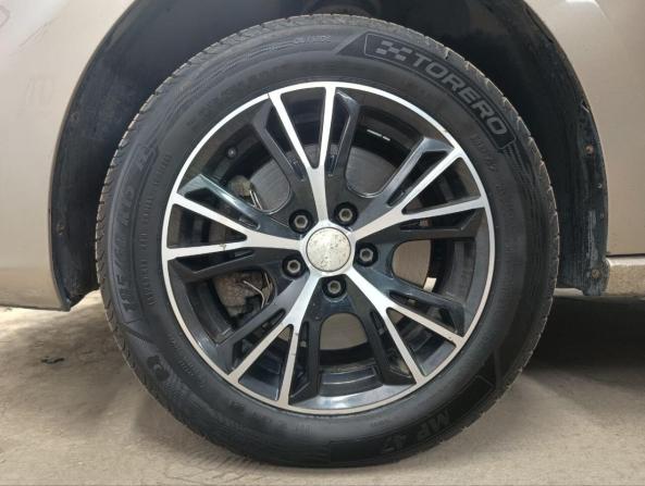 Volkswagen Polo V Рестайлинг с пробегом 2015 года, цена 799 000 рублей, 250000 км, седан, Автокод Объявления