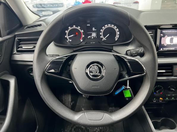 Skoda Rapid II с пробегом 2021 года, цена 1 790 000 рублей, 48297 км, лифтбек, Автокод Объявления