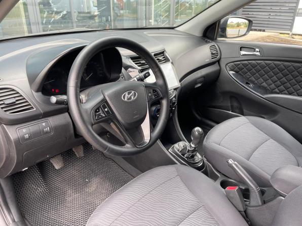 Hyundai Solaris I с пробегом 2014 года, цена 620 000 рублей, 198135 км, седан, Автокод Объявления