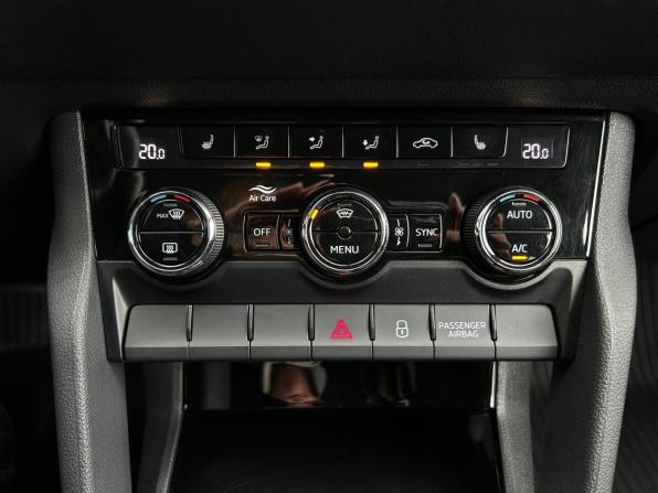 Skoda Karoq I с пробегом 2021 года, цена 2 290 000 рублей, 105900 км, внедорожник, Автокод Объявления