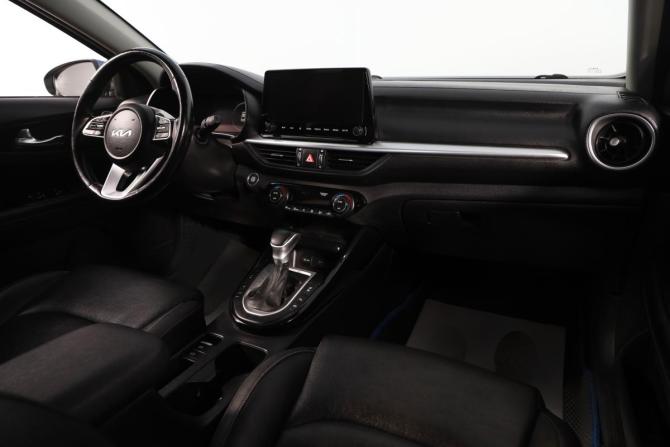 Kia K3 II Рестайлинг с пробегом 2021 года, цена 2 099 000 рублей, 152000 км, седан, Автокод Объявления