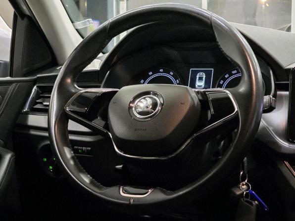 Skoda Rapid II с пробегом 2021 года, цена 1 250 000 рублей, 90988 км, лифтбек, Автокод Объявления