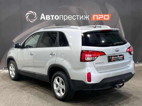 Kia Sorento II Рестайлинг с пробегом 2012 года, цена 1 260 000 рублей, 358934 км, внедорожник, Автокод Объявления