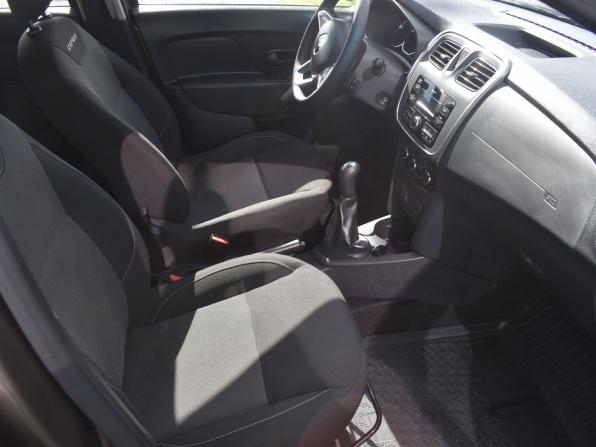 Renault Logan II Рестайлинг с пробегом 2019 года, цена 1 327 000 рублей, 49187 км, седан, Автокод Объявления