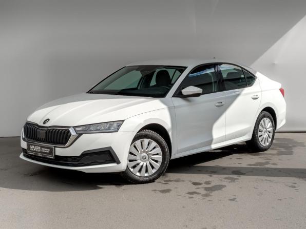 Skoda Octavia IV (A8) с пробегом 2021 года, цена 2 360 000 рублей, 53274 км, лифтбек, Автокод Объявления