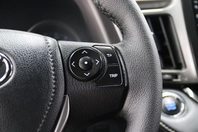 Toyota RAV4 IV (XA40) Рестайлинг с пробегом 2018 года, цена 2 750 550 рублей, 107190 км, внедорожник, Автокод Объявления