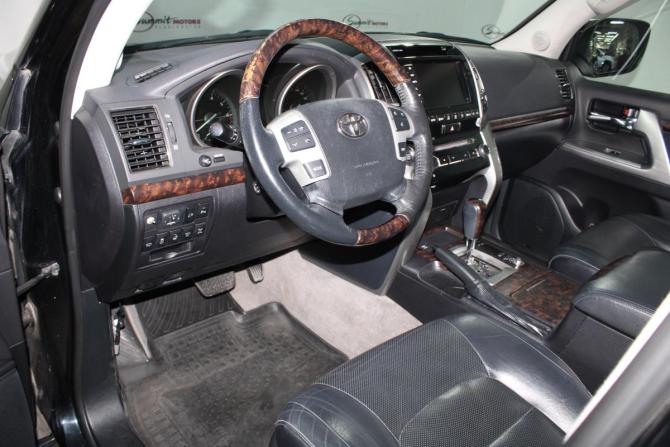 Toyota Land Cruiser 200 Series Рестайлинг 1 с пробегом 2015 года, цена 3 800 000 рублей, 172990 км, внедорожник, Автокод Объявления