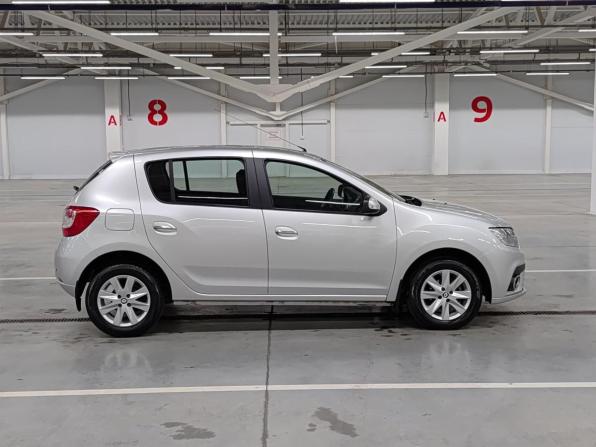 Renault Sandero II Рестайлинг с пробегом 2020 года, цена 1 120 000 рублей, 102001 км, хэтчбек, Автокод Объявления