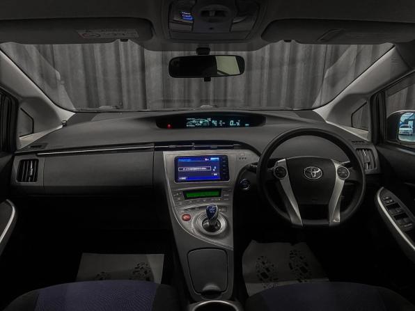 Toyota Prius III Рестайлинг (XW30) с пробегом 2015 года, цена 1 420 000 рублей, 154000 км, лифтбек, Автокод Объявления