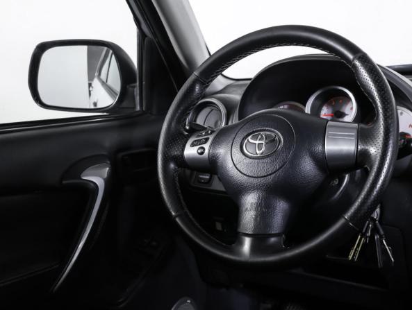 Toyota RAV4 II (XA20) Рестайлинг с пробегом 2004 года, цена 990 000 рублей, 324578 км, внедорожник, Автокод Объявления