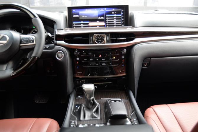 Lexus LX III Рестайлинг 2 с пробегом 2016 года, цена 5 990 000 рублей, 197680 км, внедорожник, Автокод Объявления