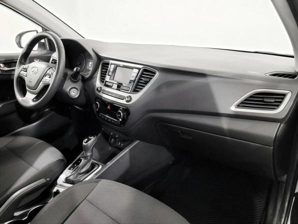 Hyundai Solaris II с пробегом 2017 года, цена 1 090 000 рублей, 232944 км, седан, Автокод Объявления