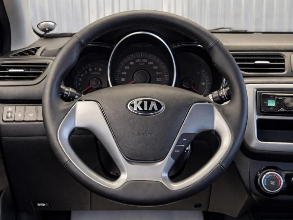 Kia Rio III Рестайлинг с пробегом 2015 года, цена 1 037 000 рублей, 134278 км, седан, Автокод Объявления