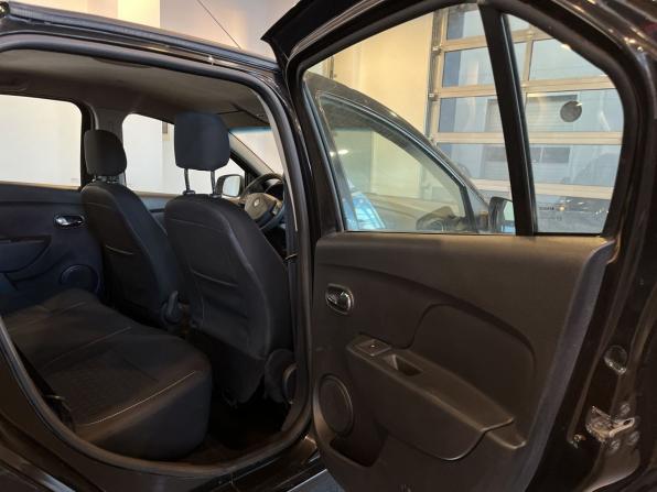 Renault Logan II с пробегом 2015 года, цена 469 000 рублей, 245507 км, седан, Автокод Объявления