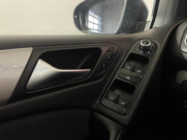 Volkswagen Golf VI с пробегом 2012 года, цена 910 000 рублей, 195654 км, хэтчбек, Автокод Объявления