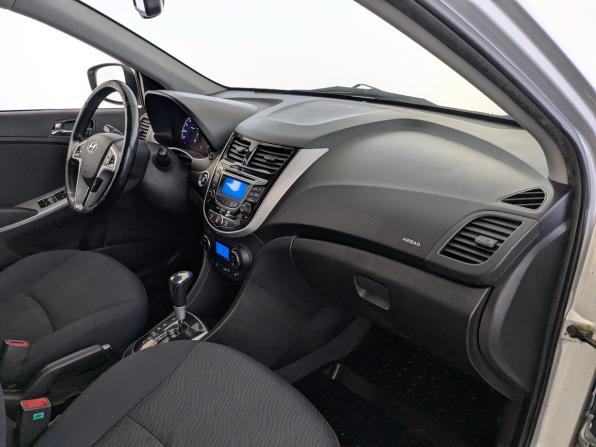 Hyundai Solaris I с пробегом 2013 года, цена 950 000 рублей, 137449 км, седан, Автокод Объявления
