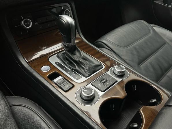 Volkswagen Touareg II Рестайлинг с пробегом 2016 года, цена 3 099 000 рублей, 176000 км, внедорожник, Автокод Объявления