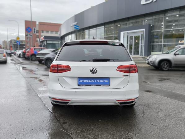 Volkswagen Passat B8 с пробегом 2018 года, цена 2 275 000 рублей, 221159 км, универсал, Автокод Объявления