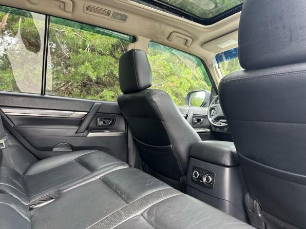 Mitsubishi Pajero IV Рестайлинг 1 с пробегом 2012 года, цена 1 830 000 рублей, 323295 км, внедорожник, Автокод Объявления