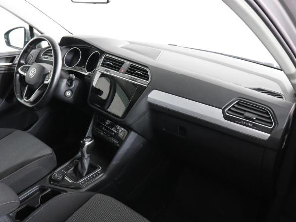 Volkswagen Tiguan II Рестайлинг с пробегом 2021 года, цена 2 500 000 рублей, 55437 км, внедорожник, Автокод Объявления