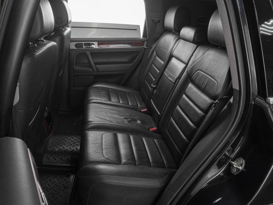 Volkswagen Touareg I Рестайлинг Тюмень  - изображение 9