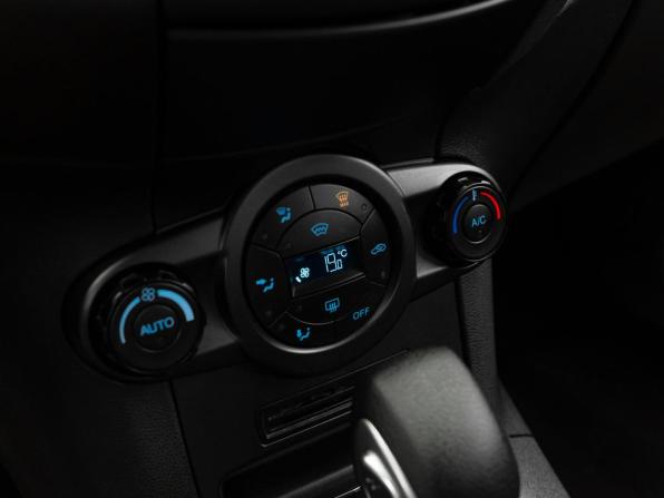 Ford Fiesta Mk6 Рестайлинг с пробегом 2015 года, цена 1 120 000 рублей, 87417 км, седан, Автокод Объявления