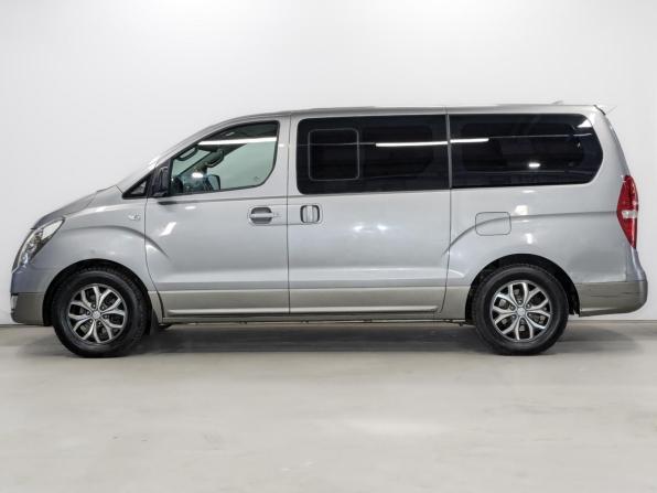 Hyundai Grand Starex I Рестайлинг с пробегом 2017 года, цена 2 700 000 рублей, 98892 км, минивэн, Автокод Объявления
