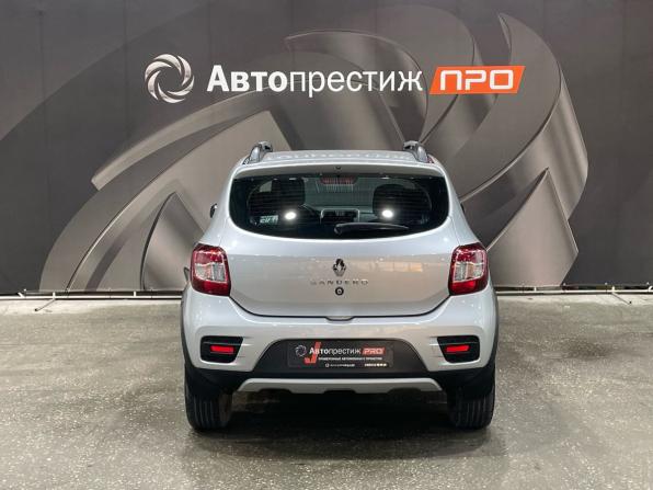 Renault Sandero II Рестайлинг с пробегом 2019 года, цена 980 000 рублей, 89833 км, хэтчбек, Автокод Объявления