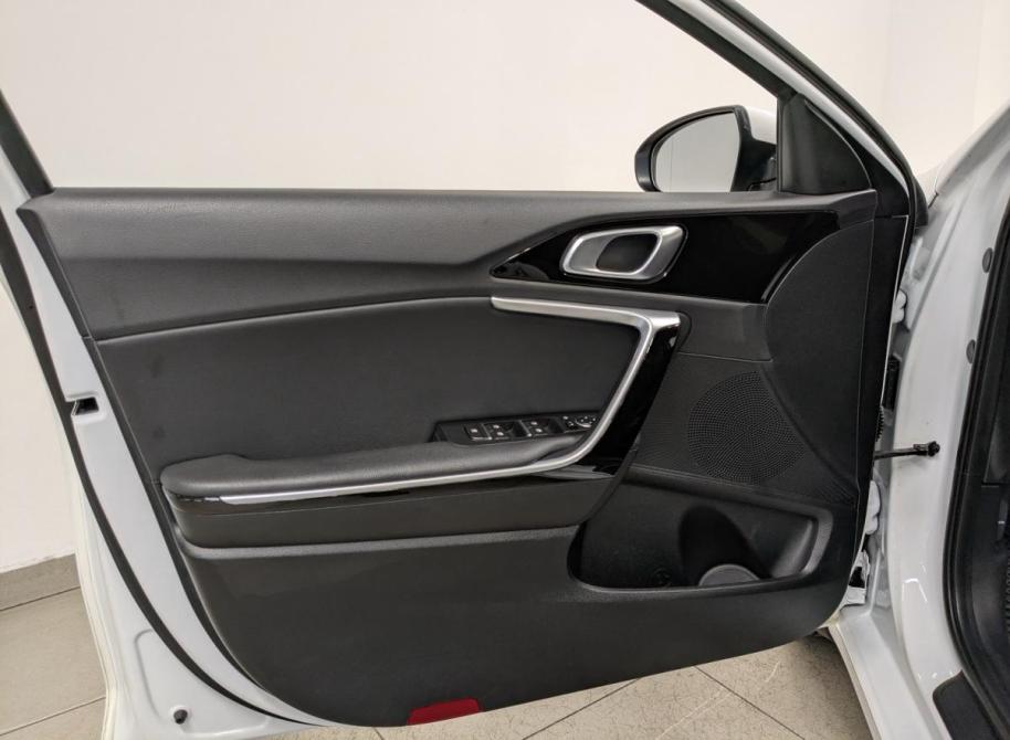 Kia Ceed III Санкт-Петербург  - изображение 19
