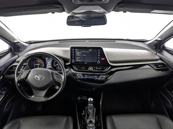 Toyota C-HR I Рестайлинг с пробегом 2021 года, цена 2 899 000 рублей, 55095 км, внедорожник, Автокод Объявления