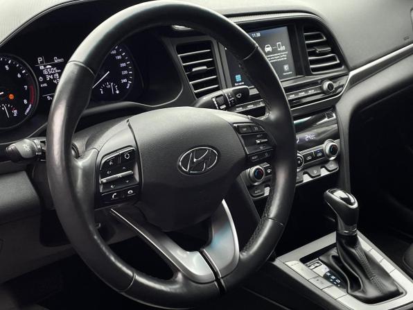 Hyundai Elantra VI (AD) Рестайлинг с пробегом 2019 года, цена 1 399 000 рублей, 172000 км, седан, Автокод Объявления
