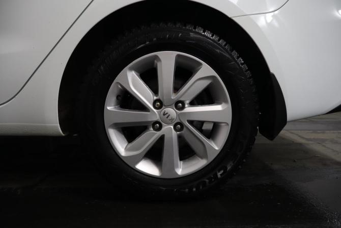 Kia Rio III Рестайлинг с пробегом 2015 года, цена 1 099 000 рублей, 82000 км, седан, Автокод Объявления