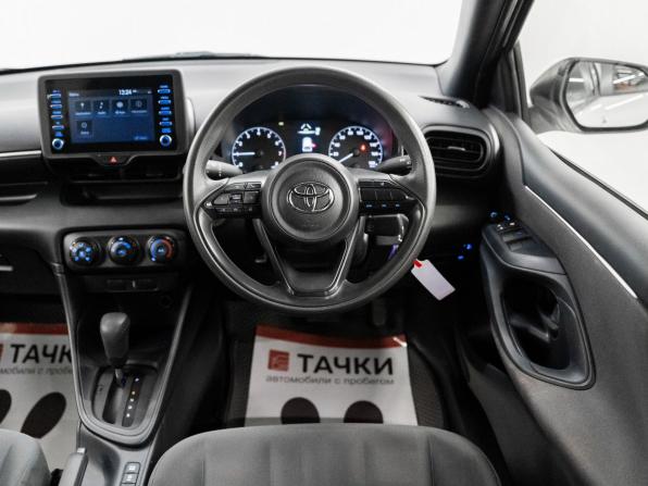 Toyota Yaris IV с пробегом 2020 года, цена 1 120 000 рублей, 108000 км, хэтчбек, Автокод Объявления