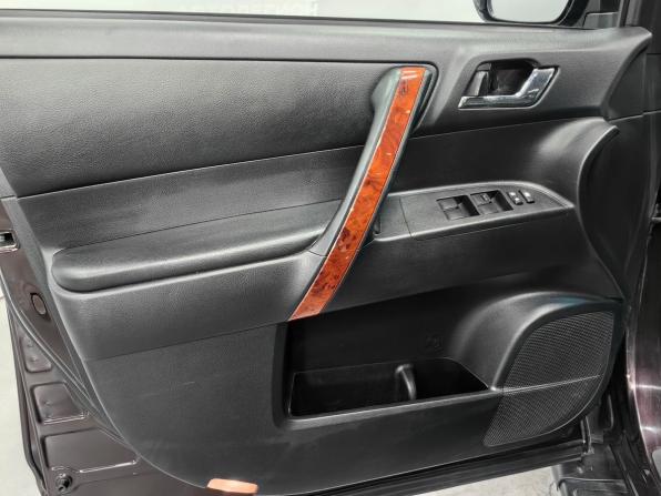 Toyota Highlander II (XU40) Рестайлинг с пробегом 2011 года, цена 1 860 000 рублей, 244080 км, внедорожник, Автокод Объявления