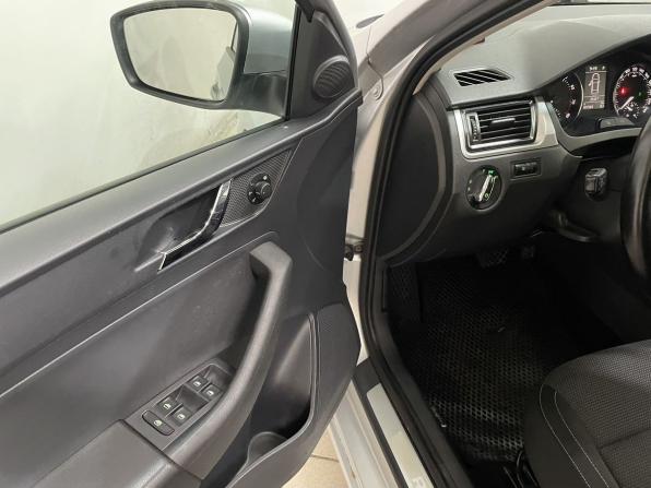 Skoda Rapid I с пробегом 2014 года, цена 780 000 рублей, 307499 км, лифтбек, Автокод Объявления