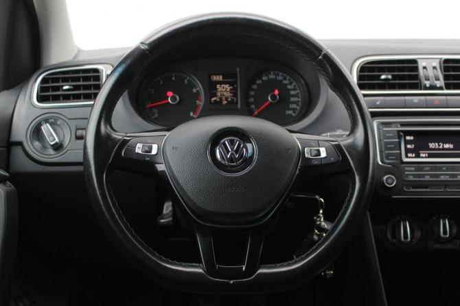 Volkswagen Polo V Рестайлинг с пробегом 2017 года, цена 1 020 000 рублей, 138000 км, седан, Автокод Объявления