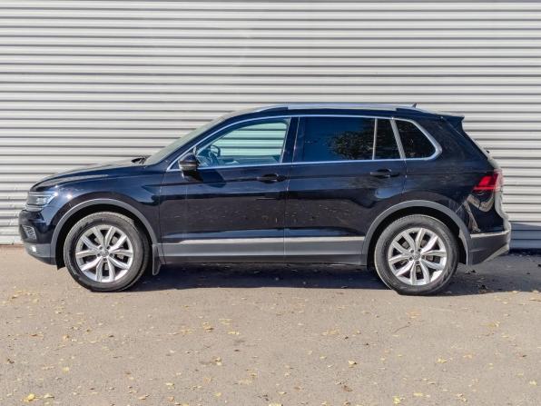 Volkswagen Tiguan II с пробегом 2018 года, цена 2 380 000 рублей, 105348 км, внедорожник, Автокод Объявления
