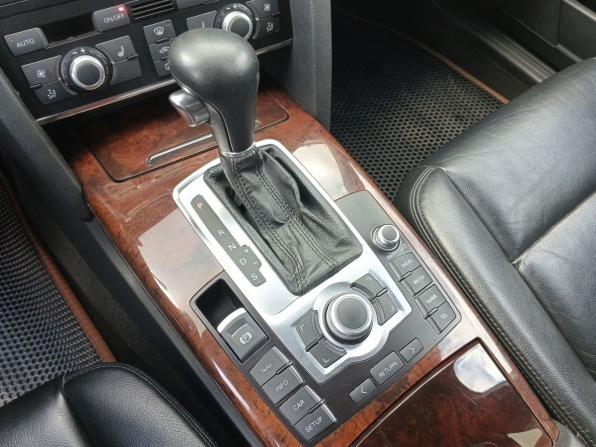 Audi A6 III (C6) Рестайлинг с пробегом 2010 года, цена 1 099 000 рублей, 372700 км, седан, Автокод Объявления