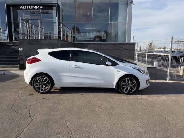 Kia Ceed II с пробегом 2013 года, цена 930 000 рублей, 215059 км, хэтчбек, Автокод Объявления