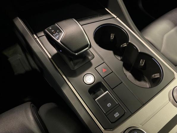 Volkswagen Touareg III с пробегом 2019 года, цена 3 350 000 рублей, 147531 км, внедорожник, Автокод Объявления