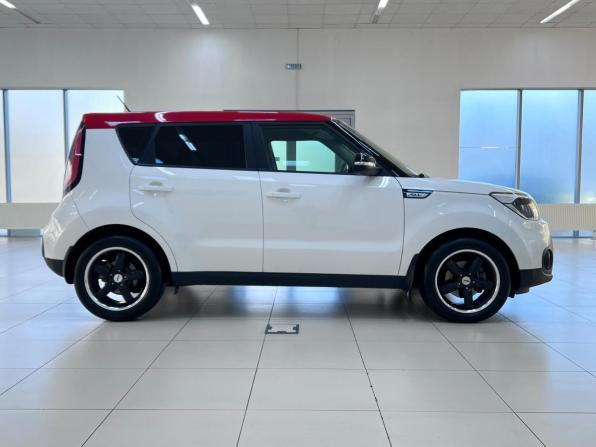 Kia Soul II Рестайлинг с пробегом 2017 года, цена 1 620 000 рублей, 117532 км, хэтчбек, Автокод Объявления
