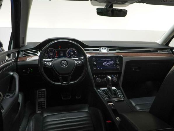 Volkswagen Passat B8 с пробегом 2018 года, цена 1 953 999 рублей, 170673 км, седан, Автокод Объявления