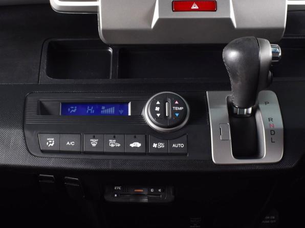 Honda Freed I Рестайлинг с пробегом 2014 года, цена 1 199 995 рублей, 135792 км, компактвэн, Автокод Объявления
